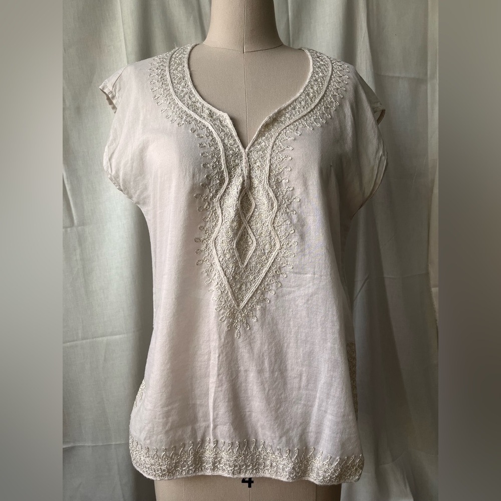 New York & Co Cream White Sleeveless top -size M